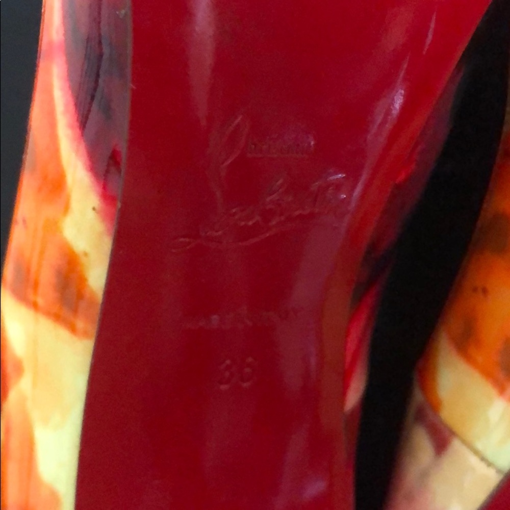 LV’s red bottoms - Picture 4 of 4